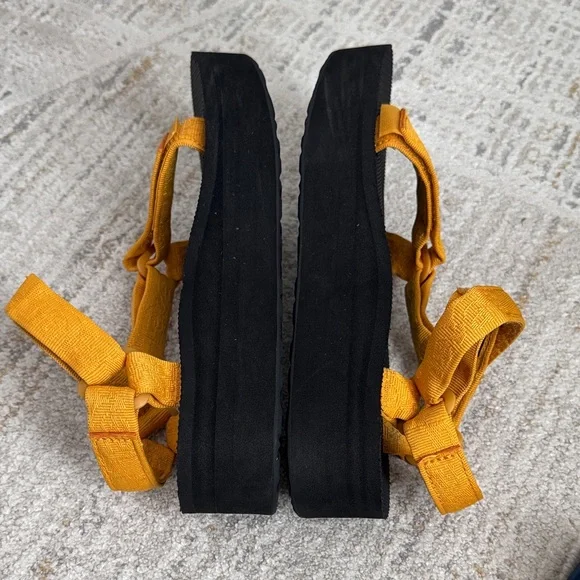 Teva Flatform - Picture 4 of 7